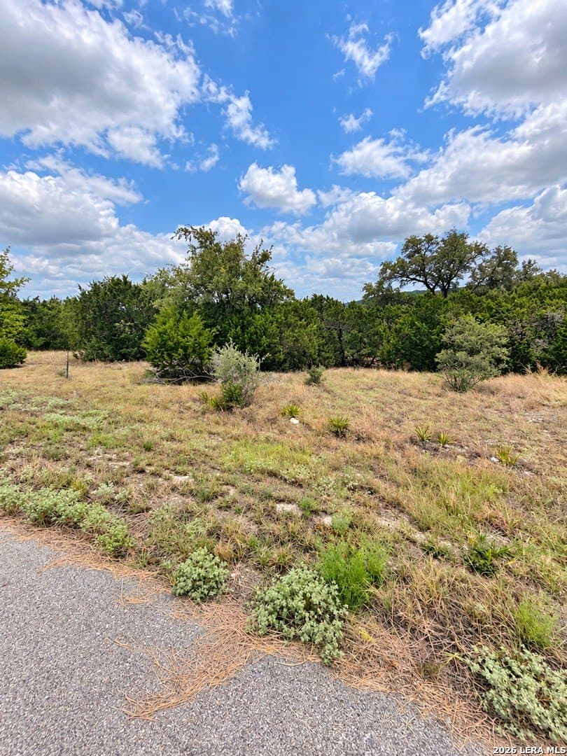 4.97 acres in Comal County - photo 4