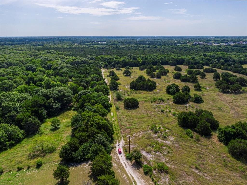 21.28 acres in Ellis County
