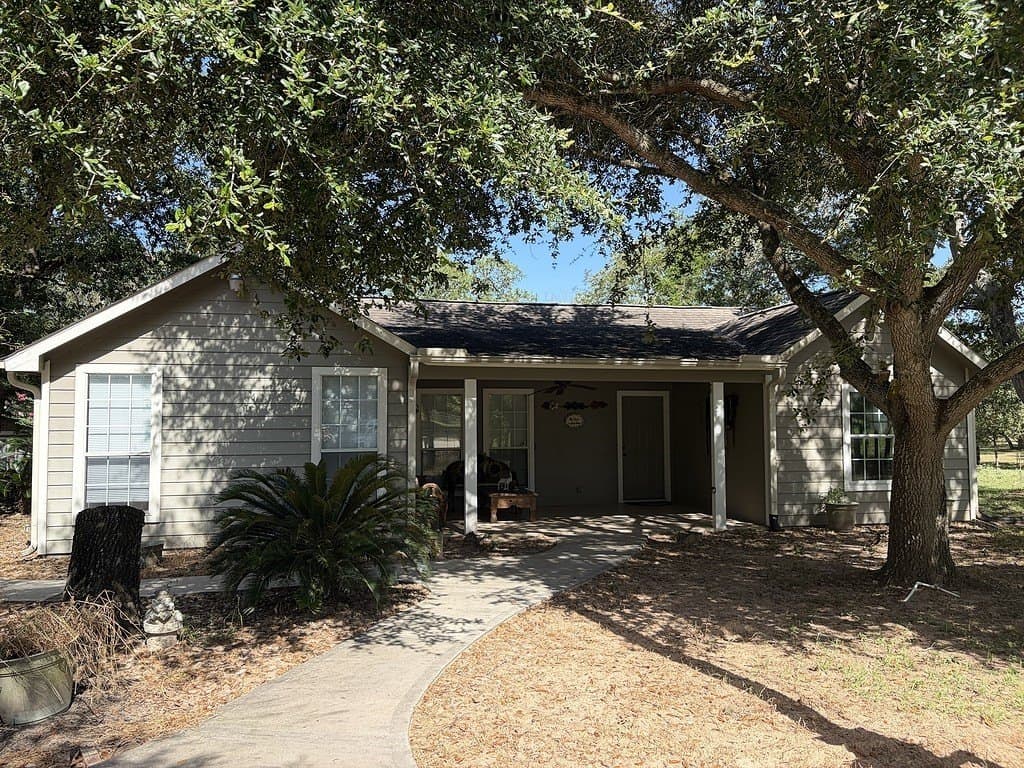 11.46 acres in Lavaca County