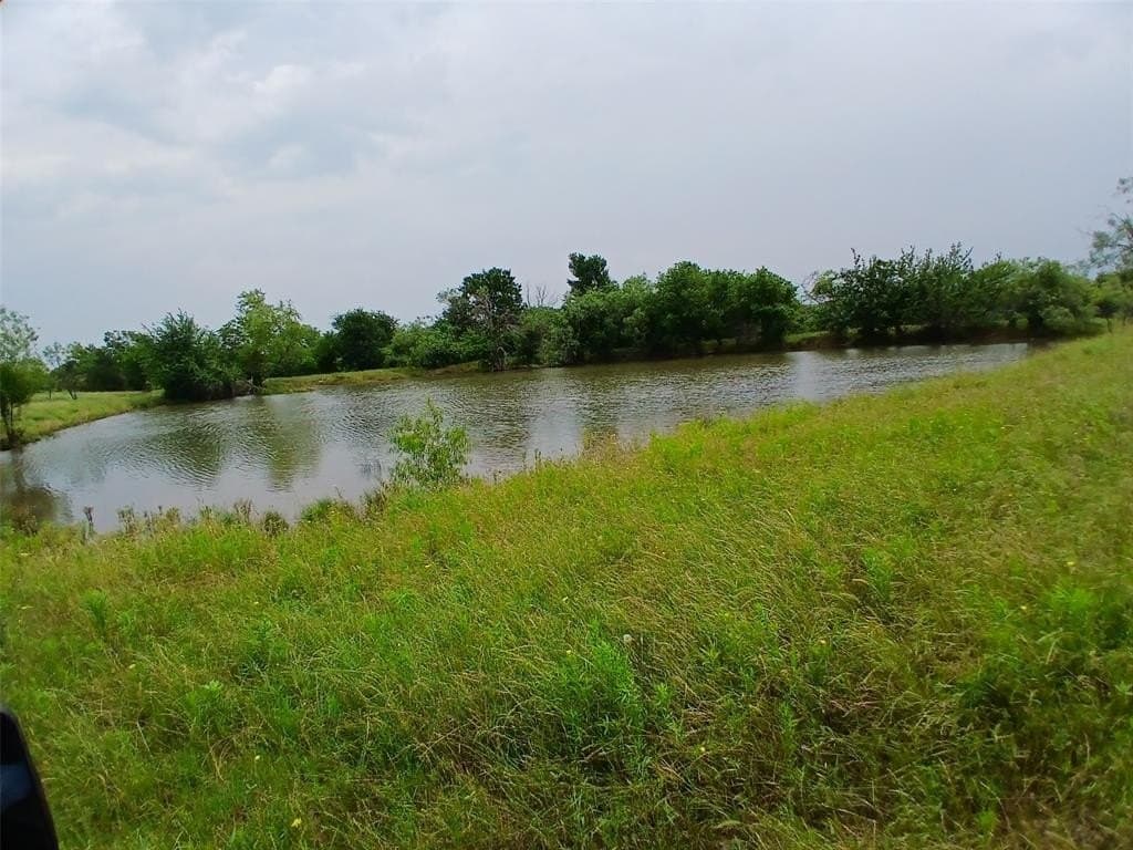 30 acres in Hill County gallery image 2