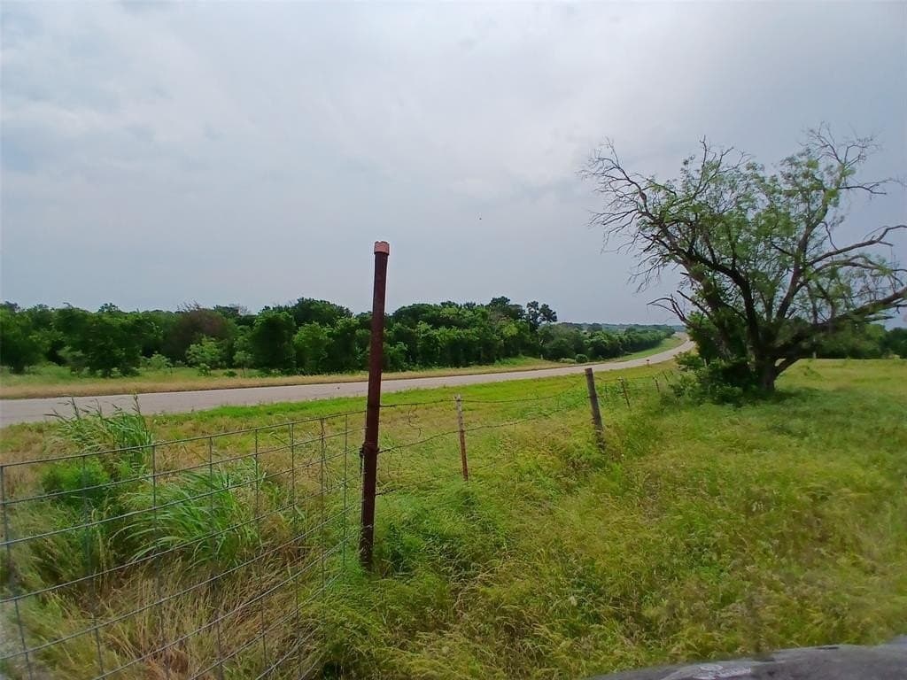 30 acres in Hill County gallery image 4