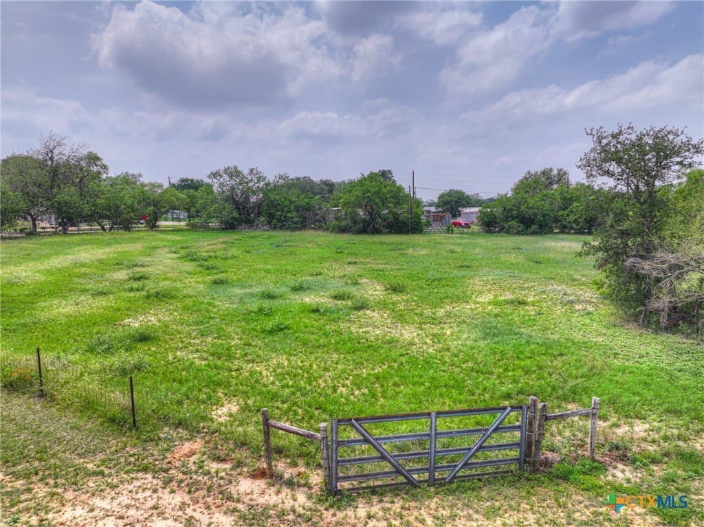 0.75 acres in Guadalupe County