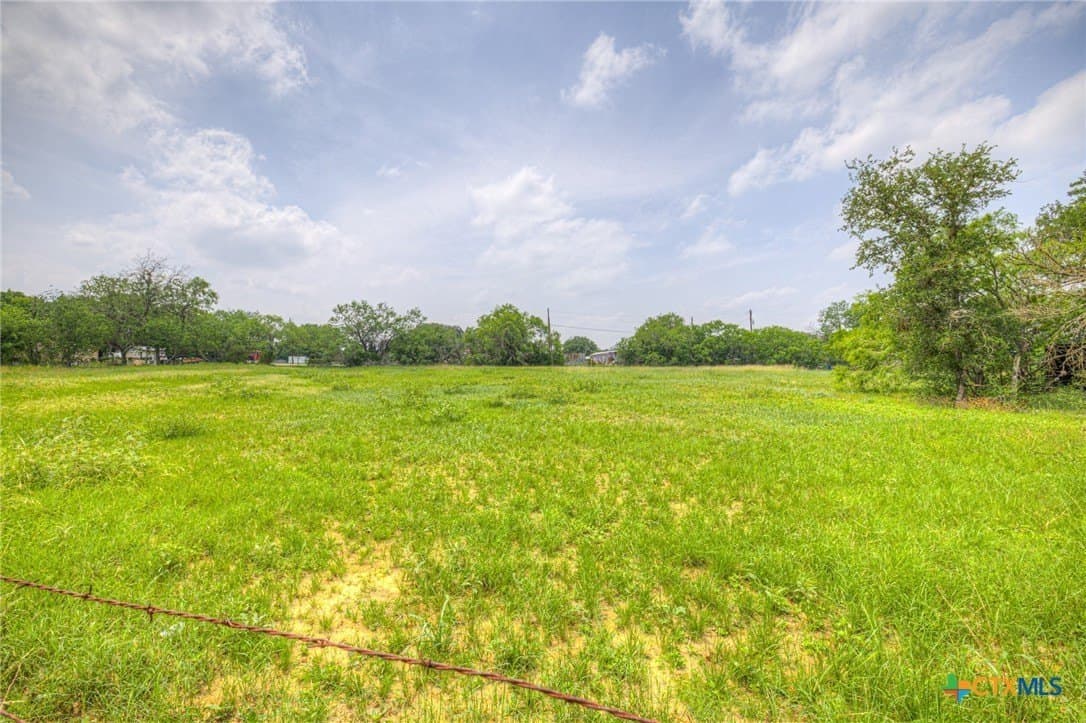 0.75 acres in Guadalupe County - photo 7
