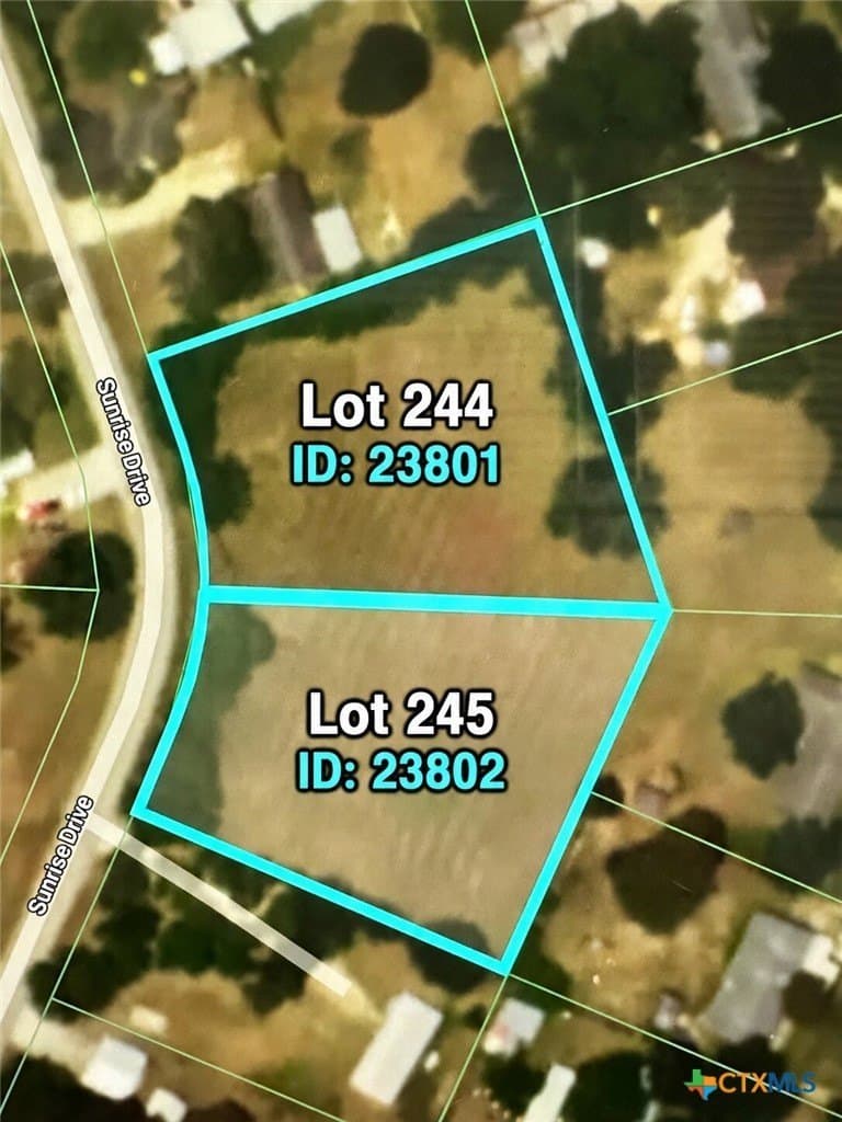 0.75 acres in Guadalupe County - photo 2
