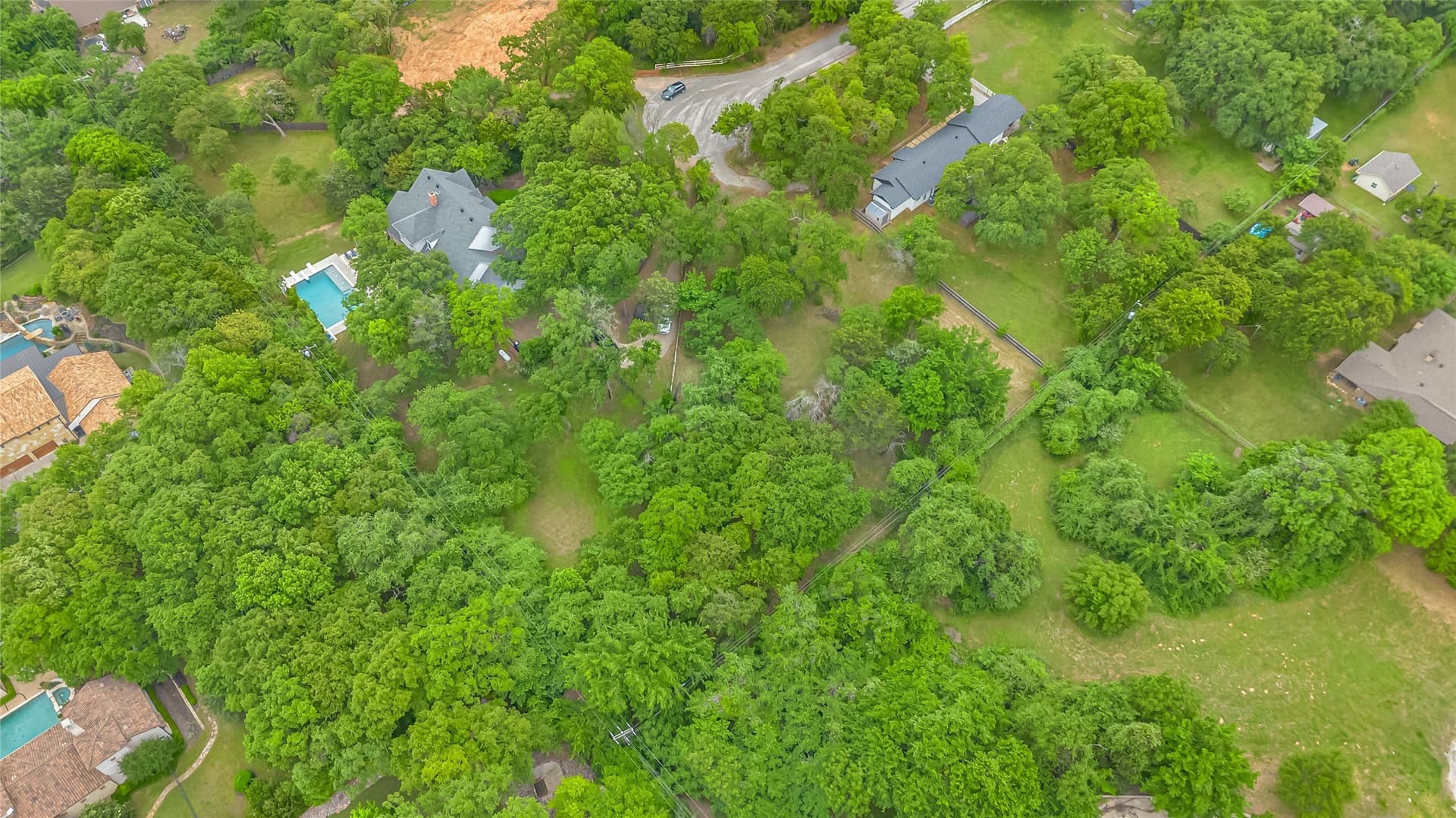 0.75 acres in Tarrant County gallery image 2