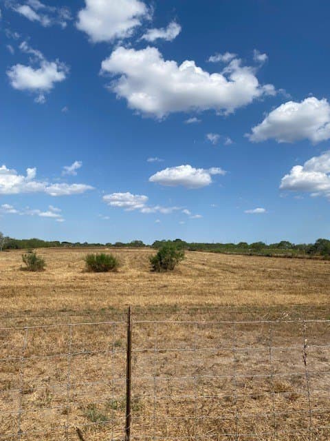 10.24 acres in Jim Wells County