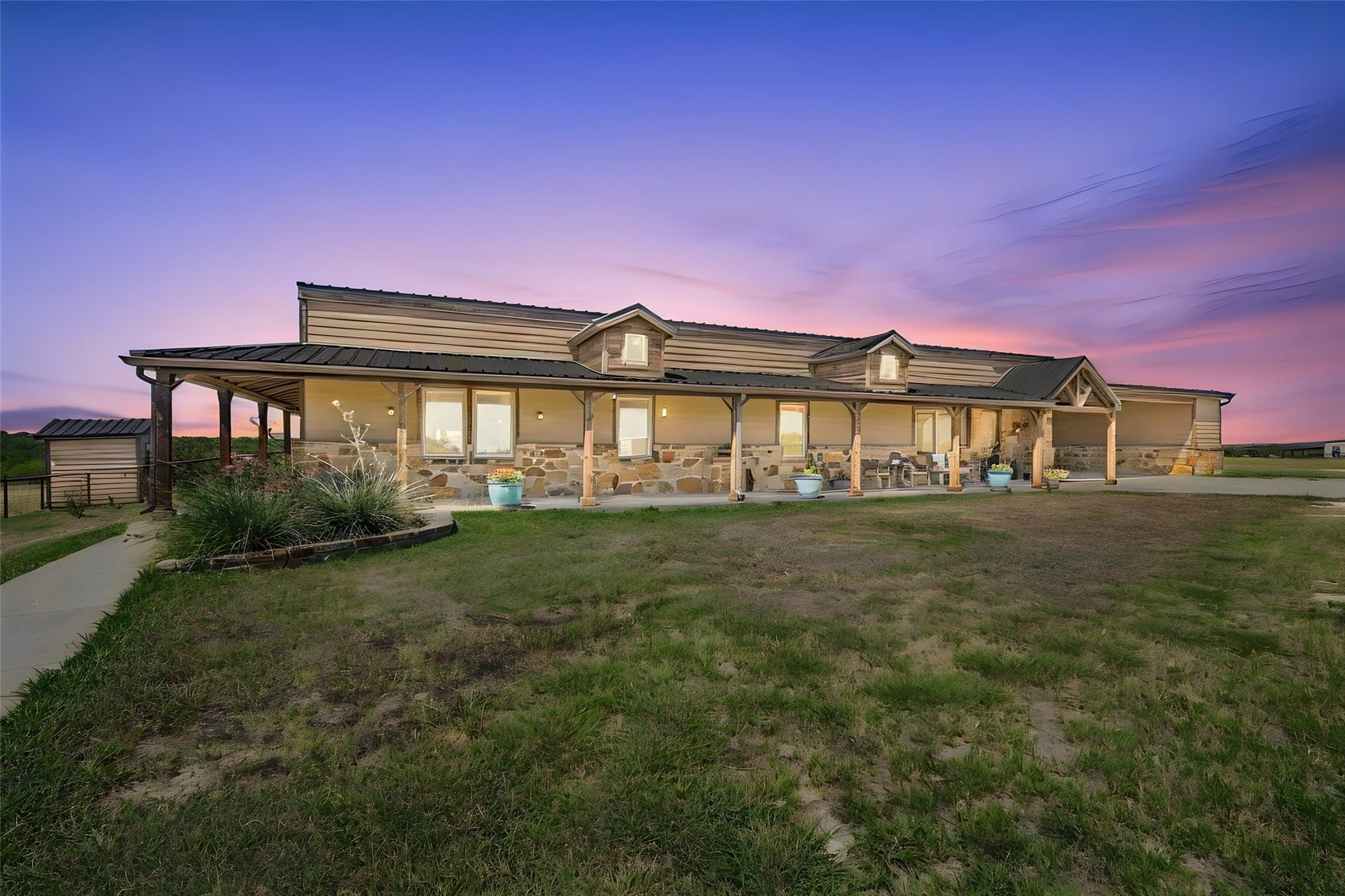 30.48 acres in Ellis County