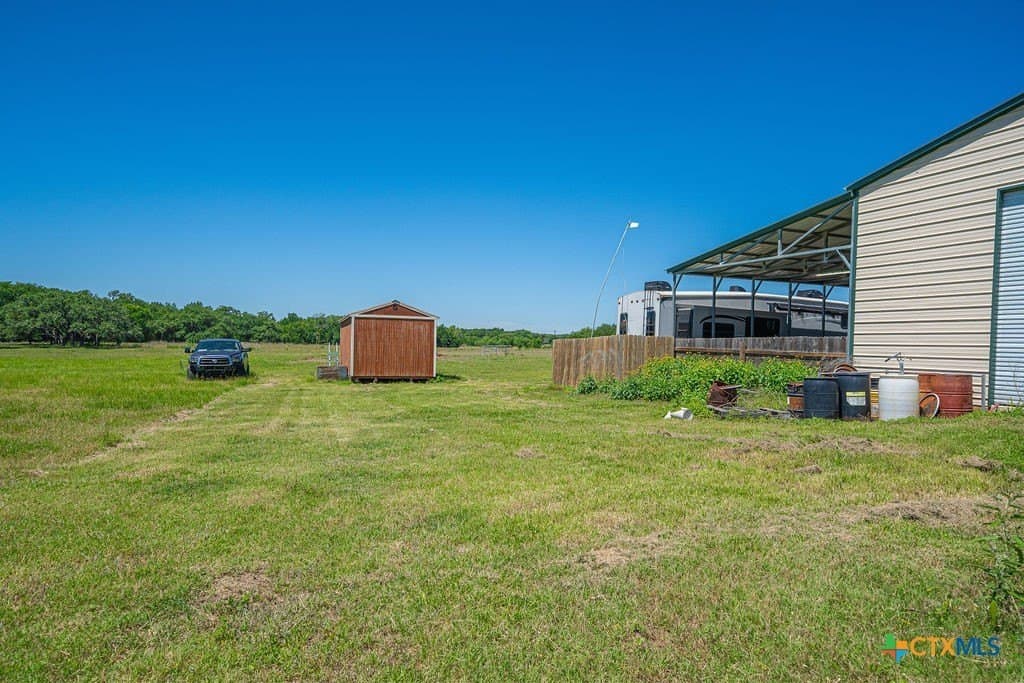 18.51 acres in Guadalupe County - photo 8