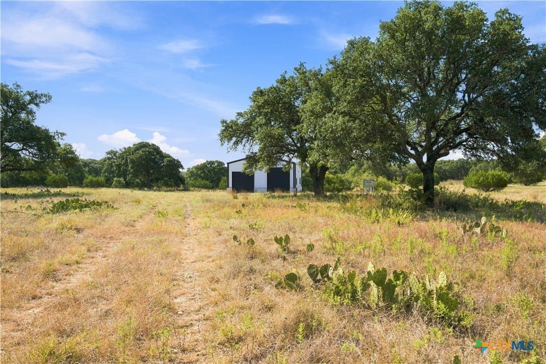 5 acres in Burnet County