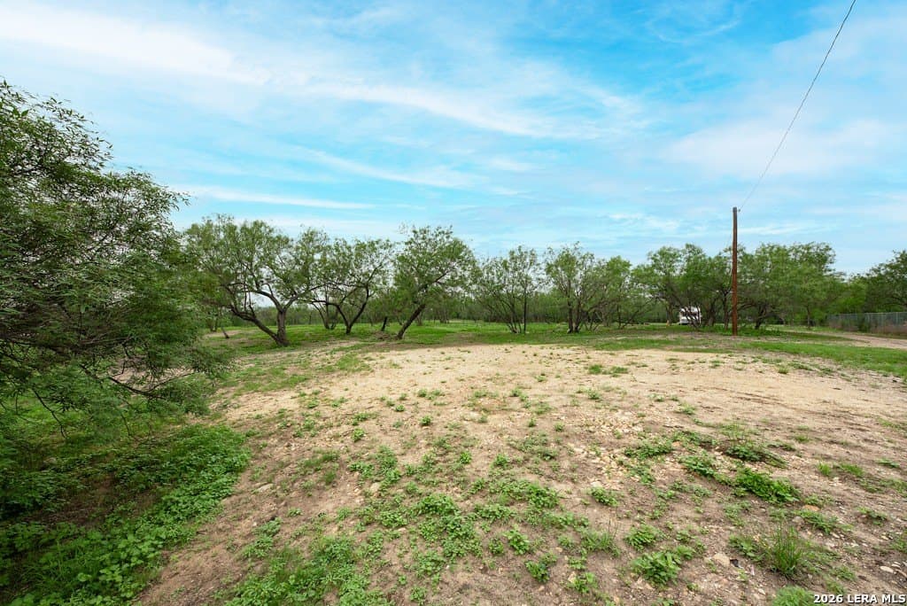 1.9 acres in Bexar County gallery image 3