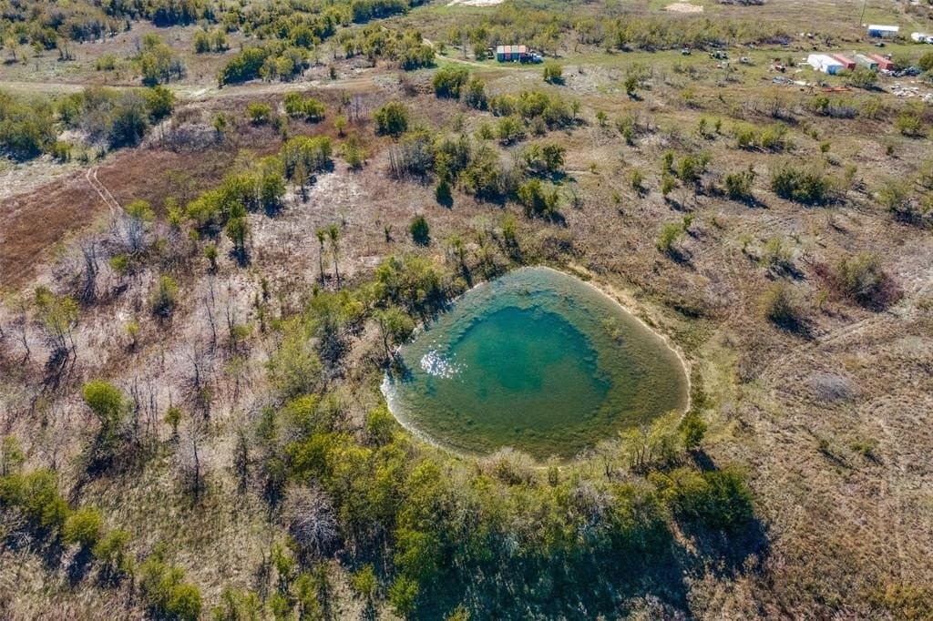 33.8 acres in Ellis County