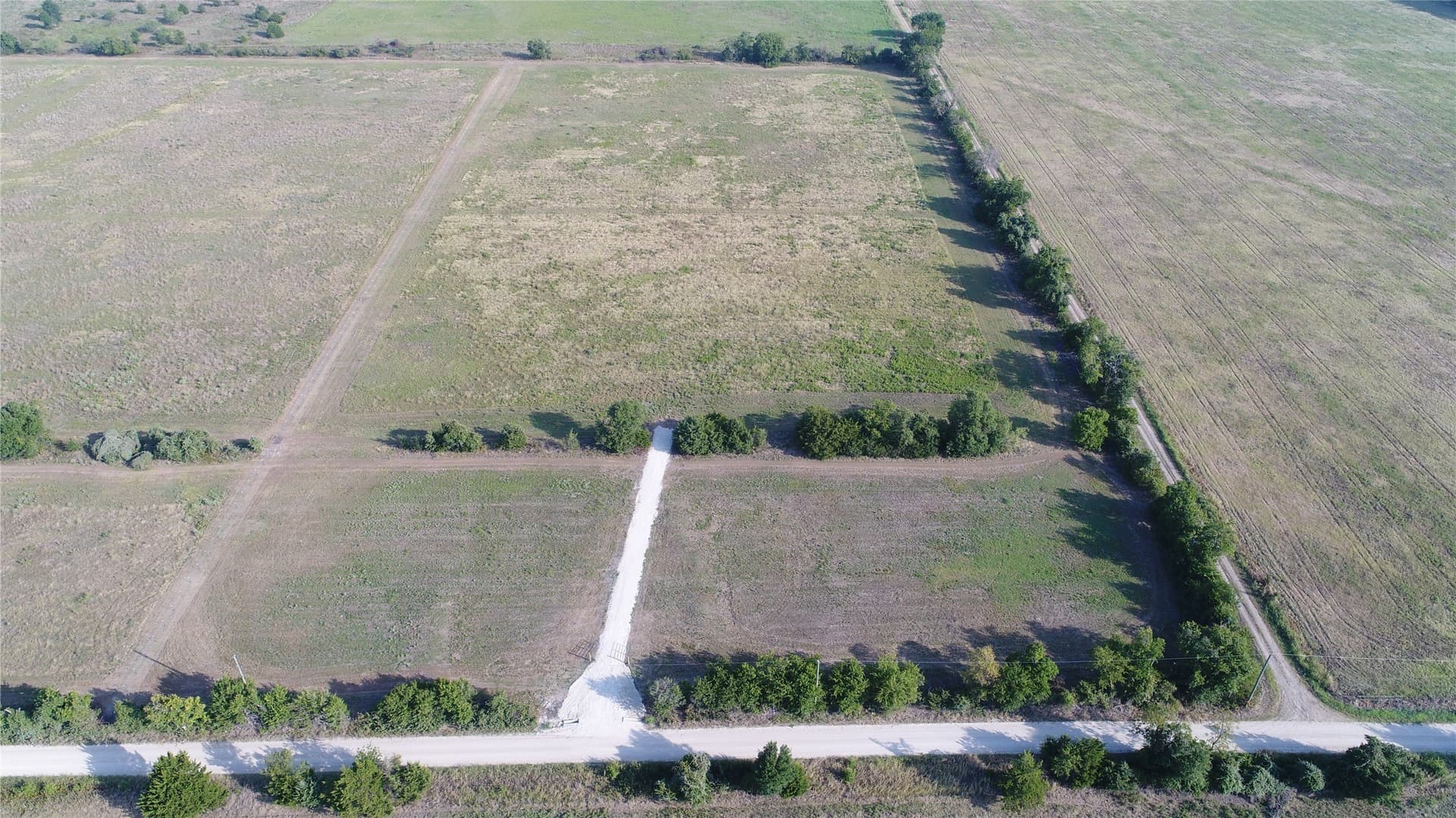 13.5 acres in Navarro County