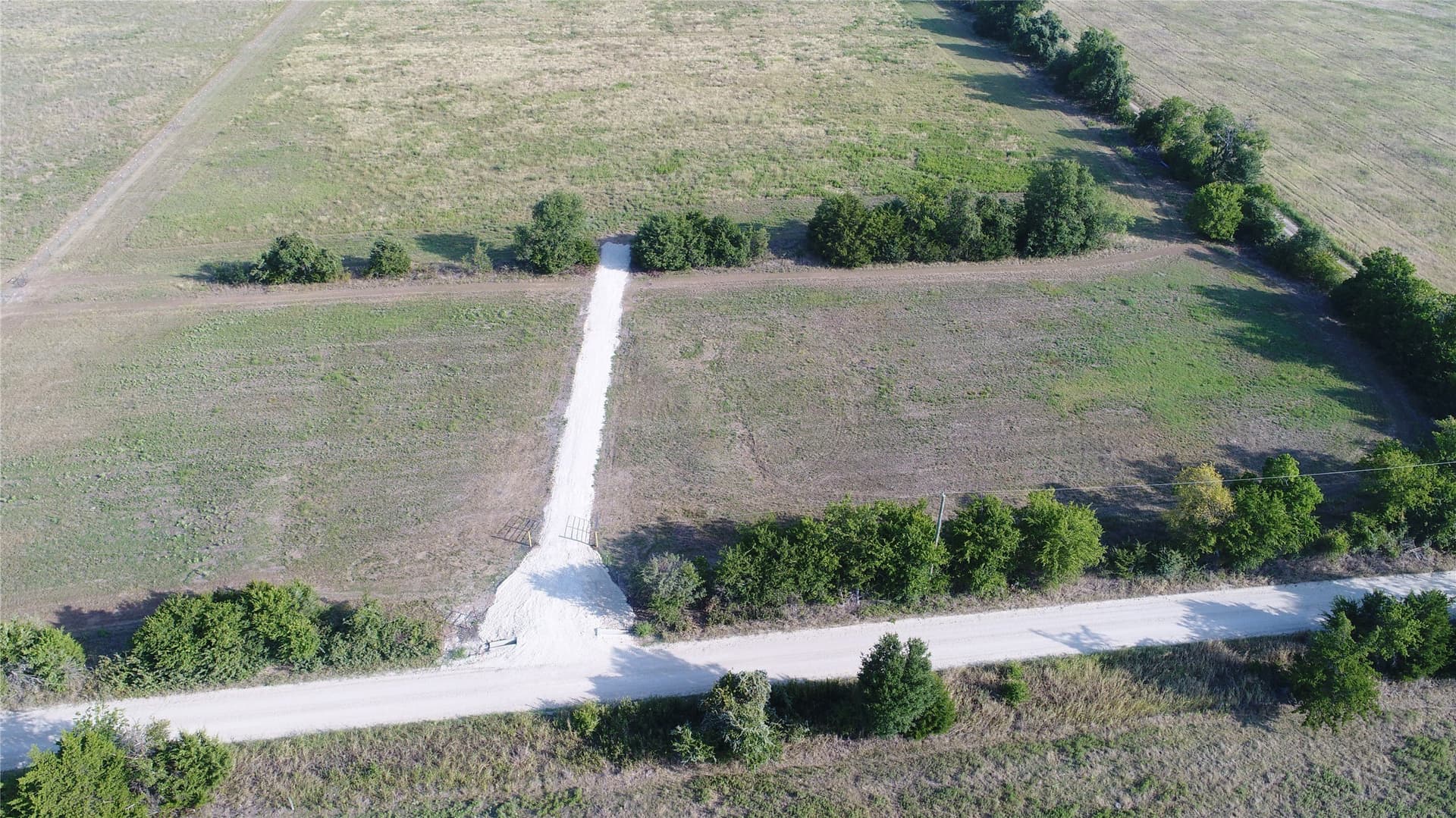 13.5 acres in Navarro County gallery image 3