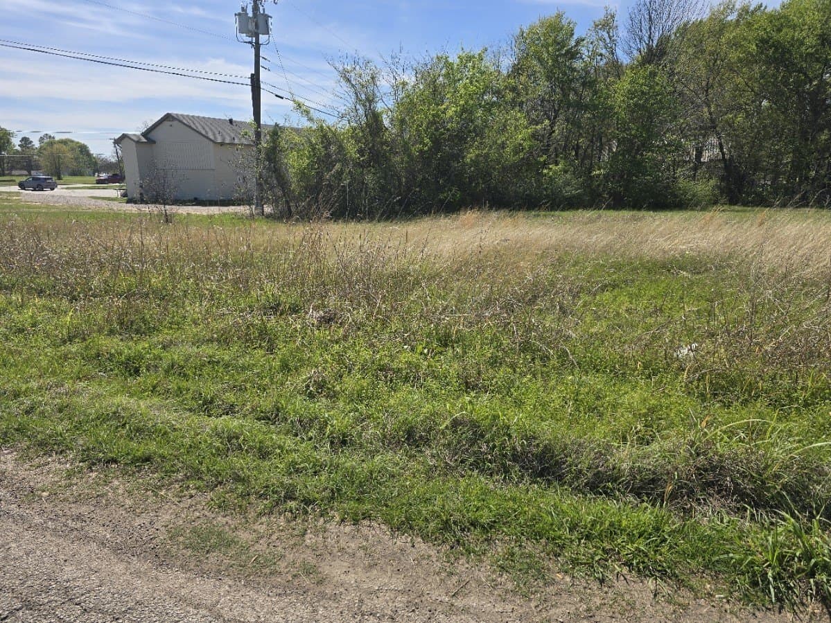 0.12 acres in Henderson County - photo 8