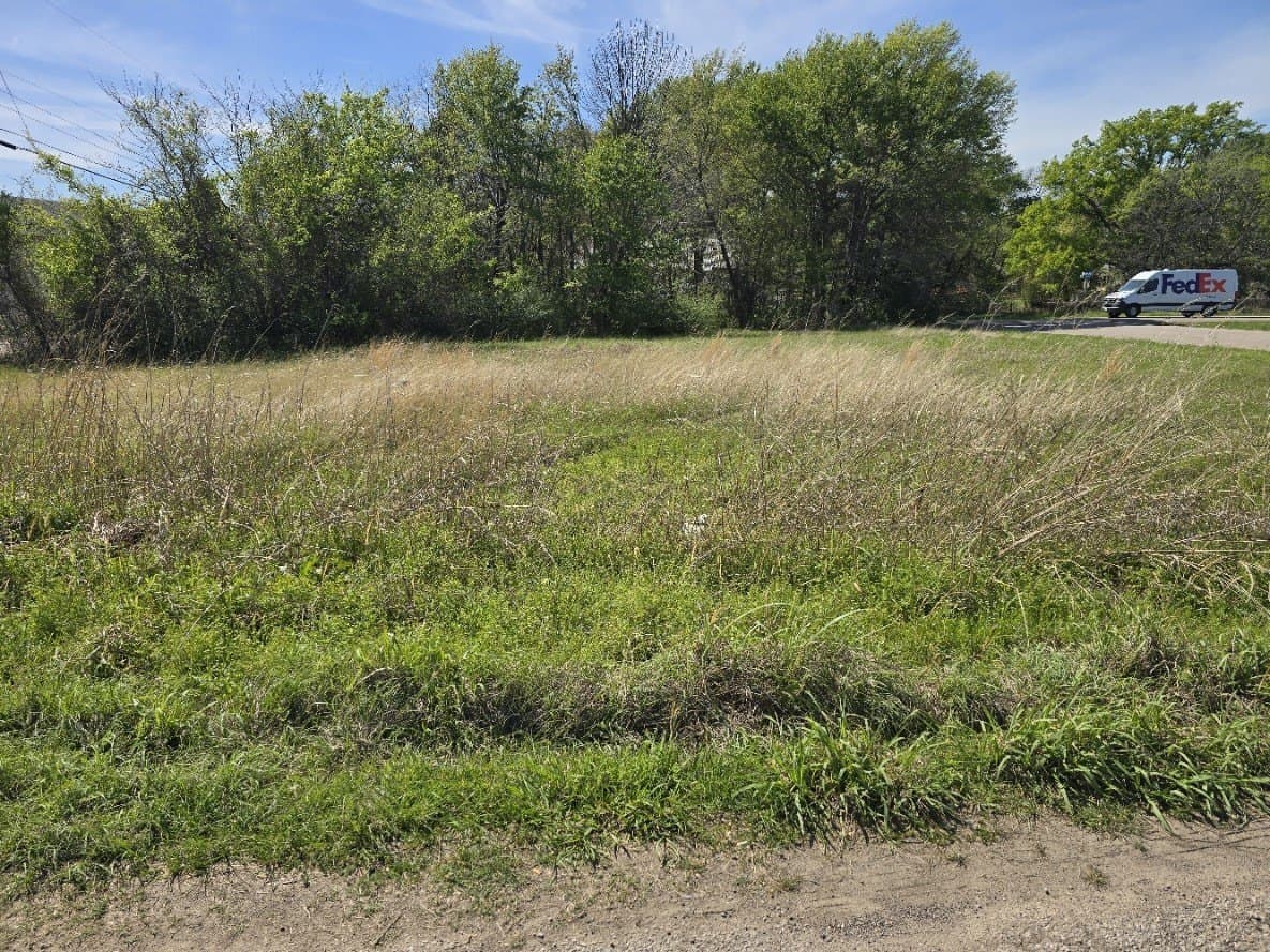 0.12 acres in Henderson County - photo 9
