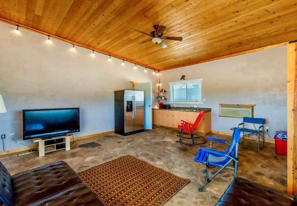 10.5 acres in Brewster County gallery image 4