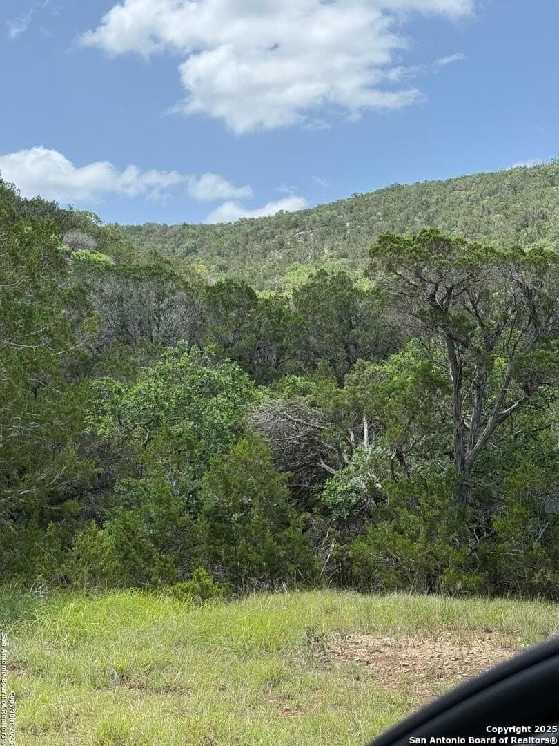 31.77 acres in Bandera County