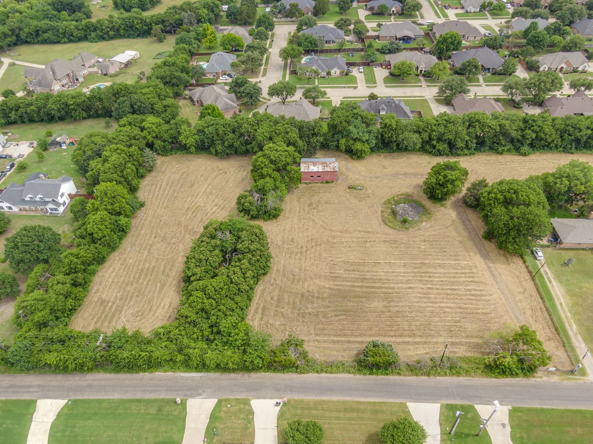 2.77 acres in Ellis County gallery image 2