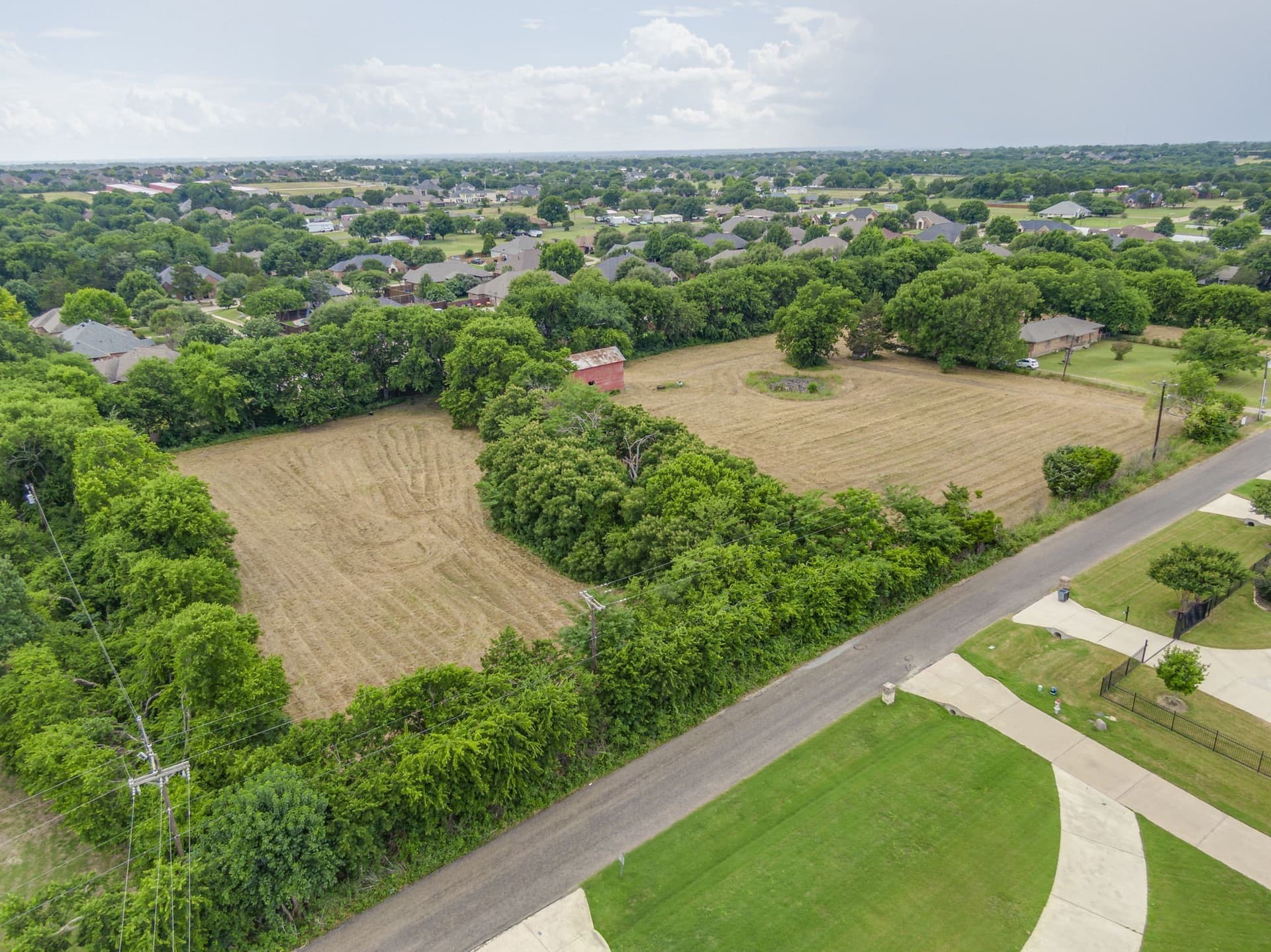 2.77 acres in Ellis County