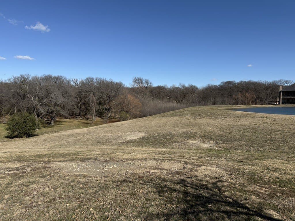 1.6 acres in Ellis County gallery image 2