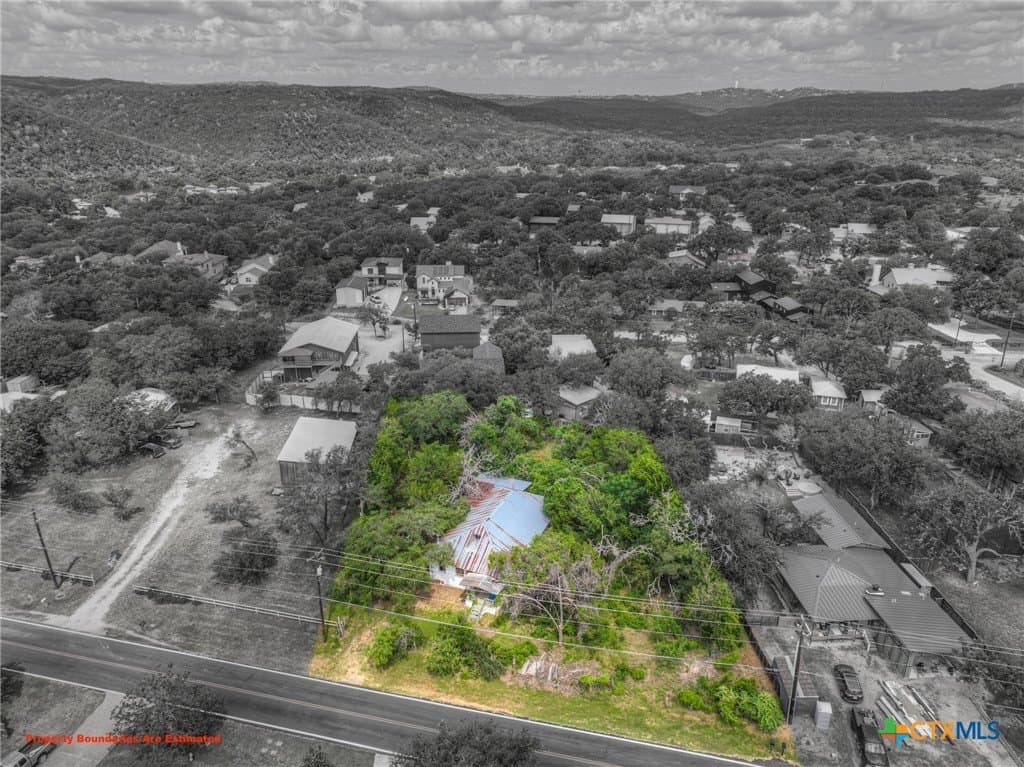 0.6 acres in Travis County gallery image 3