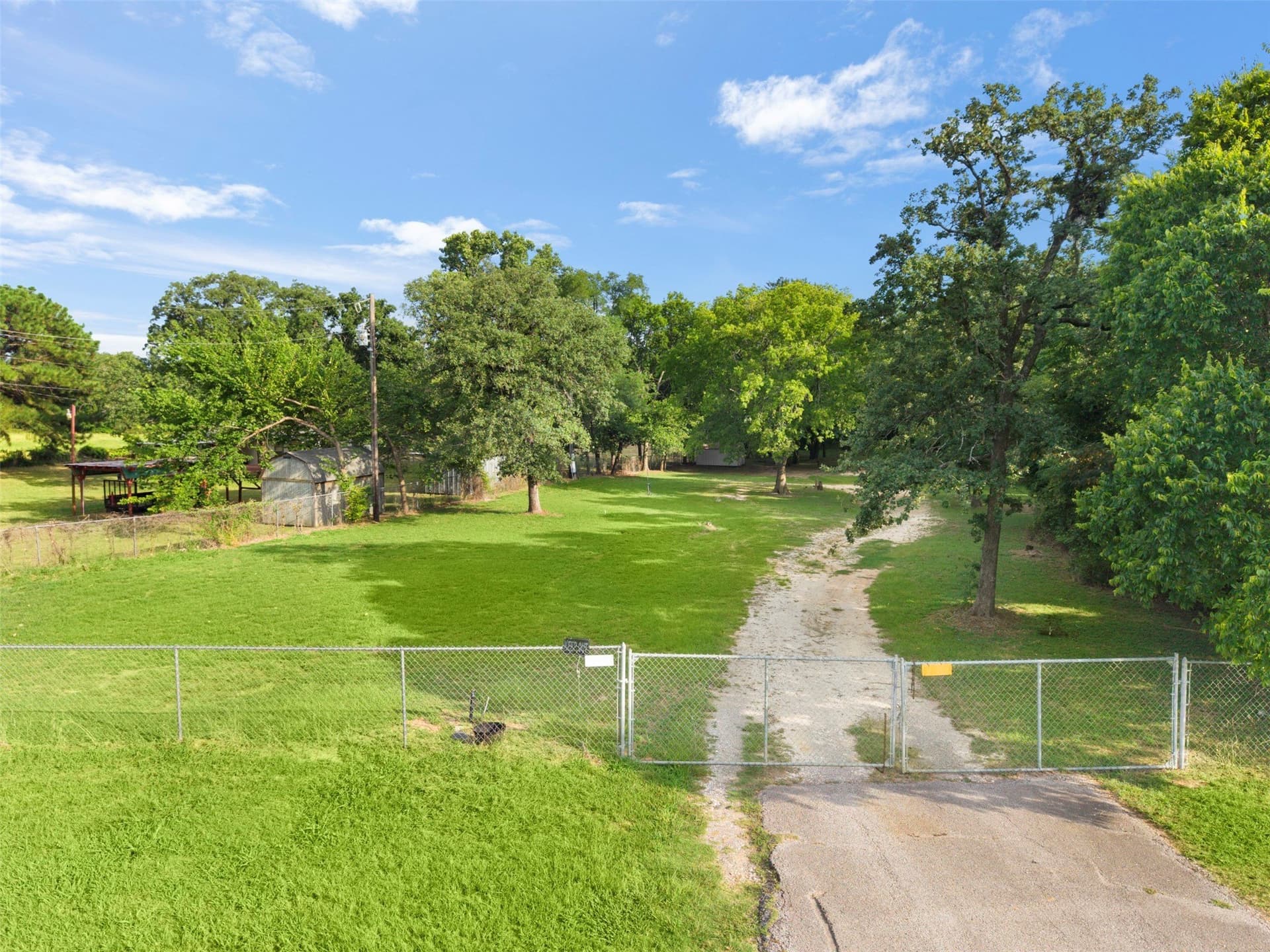 0.97 acres in Johnson County gallery image 4