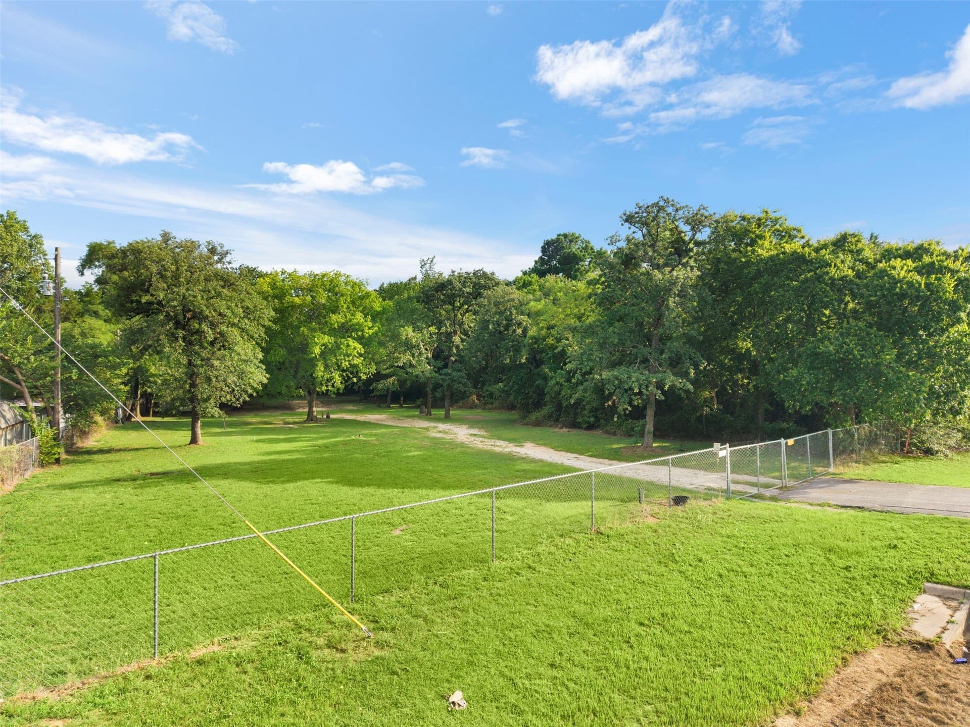 0.97 acres in Johnson County gallery image 3