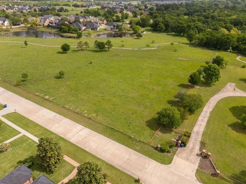 1.25 acres in Ellis County gallery image 3