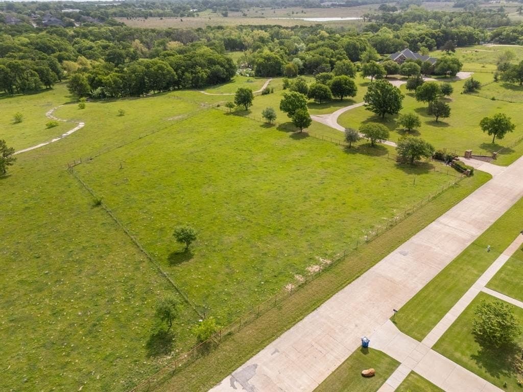 1.25 acres in Ellis County gallery image 2