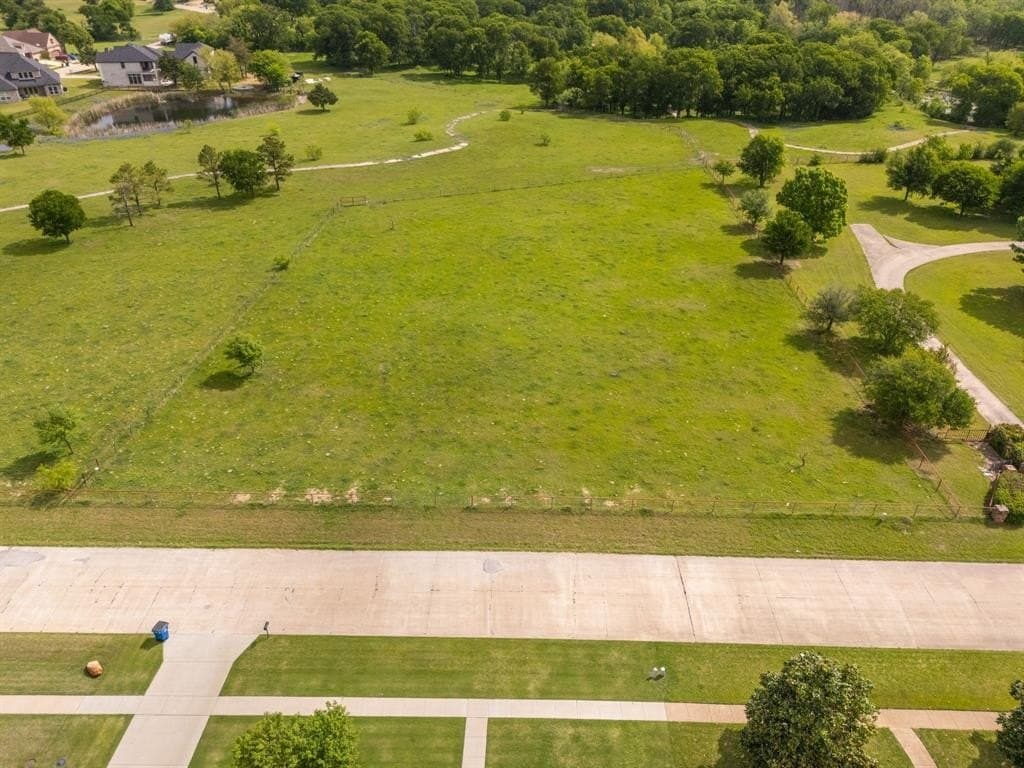 1.25 acres in Ellis County gallery image 4