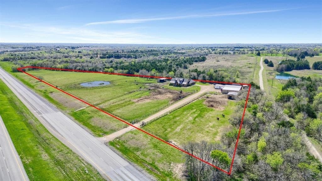10.9 acres in Grayson County