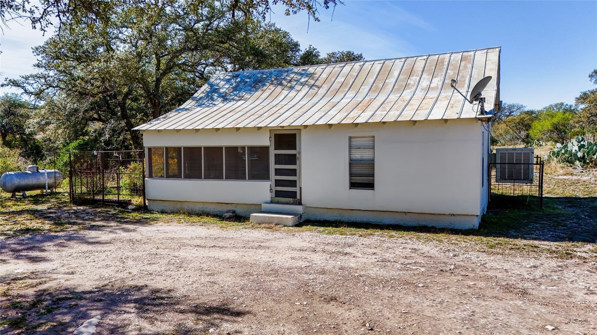 920 acres in Val Verde County - photo 38