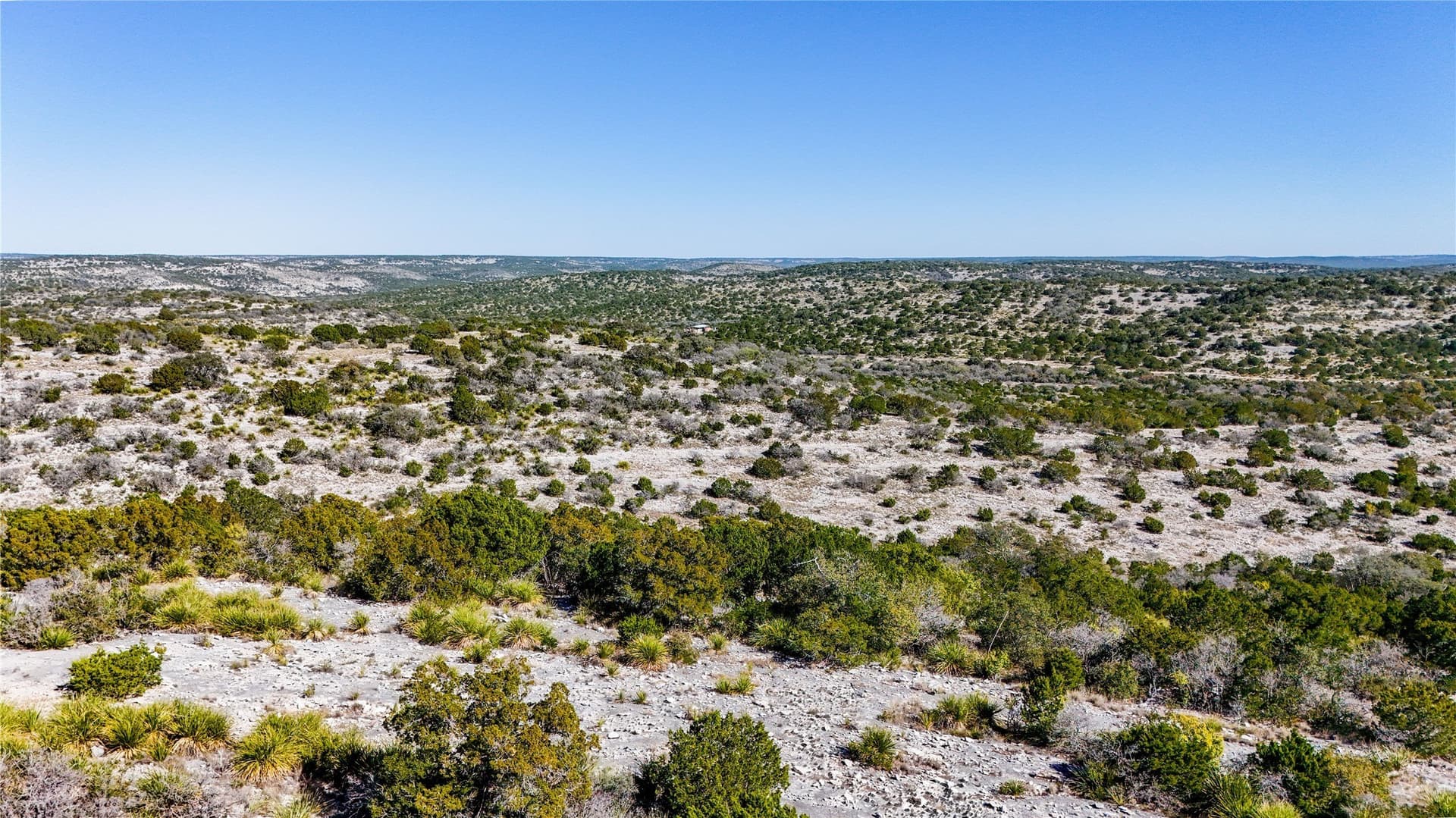 920 acres in Val Verde County - photo 12