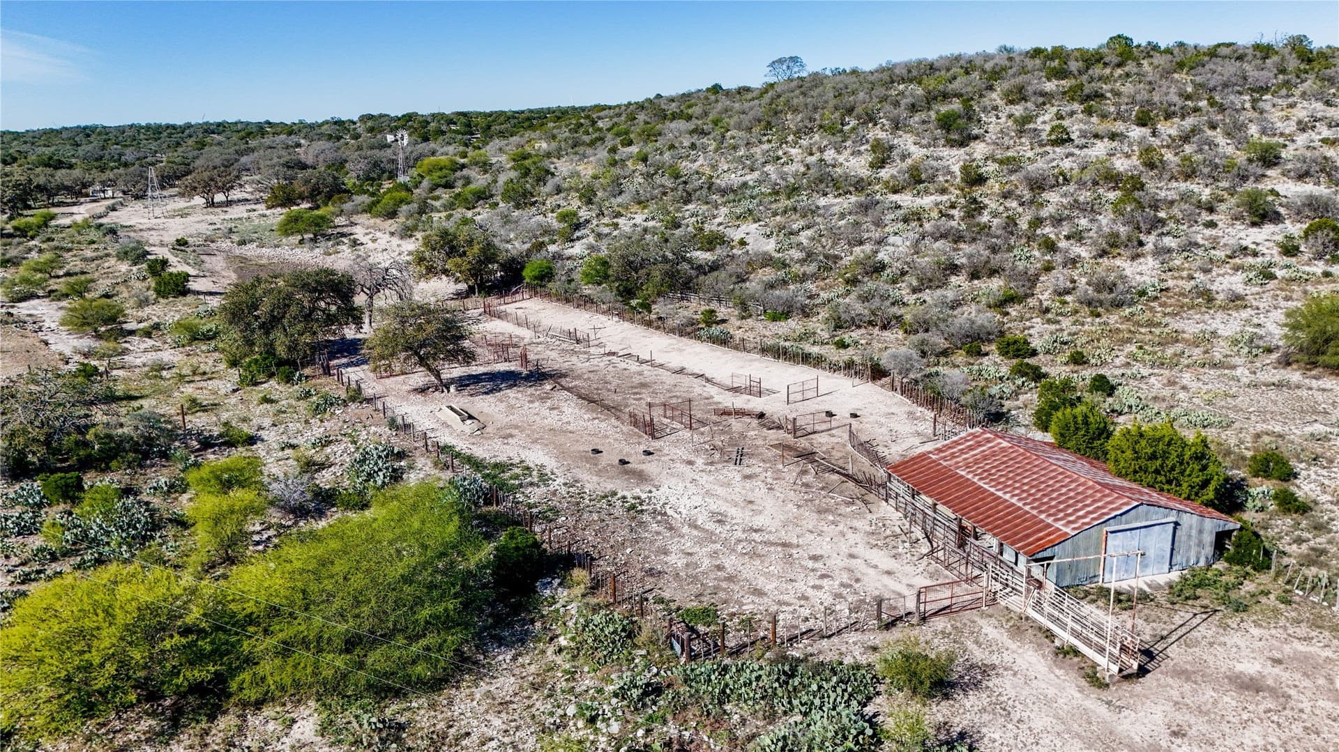 920 acres in Val Verde County - photo 40
