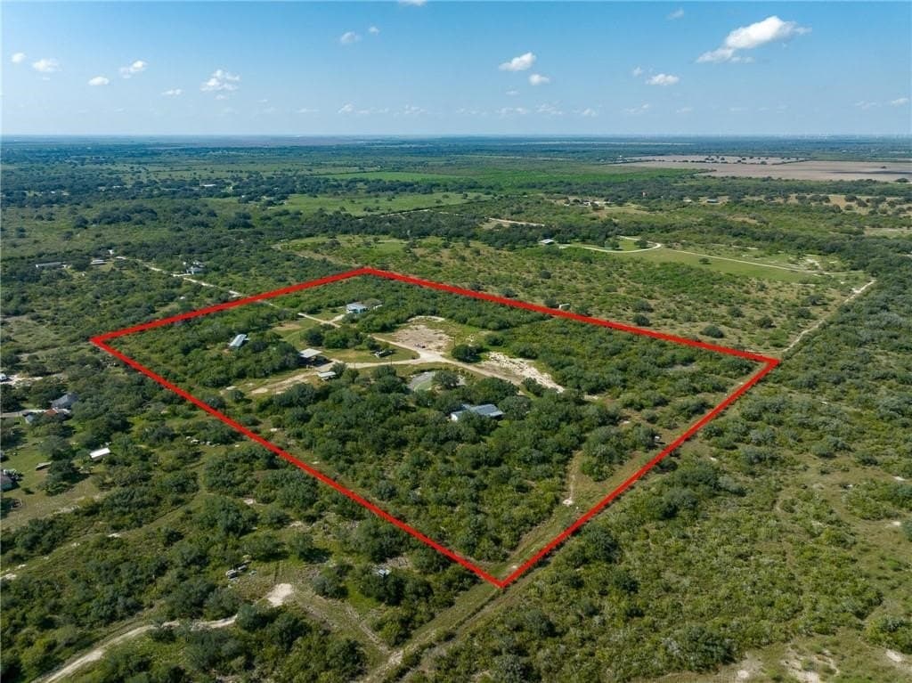 28.33 acres in Bee County - photo 4