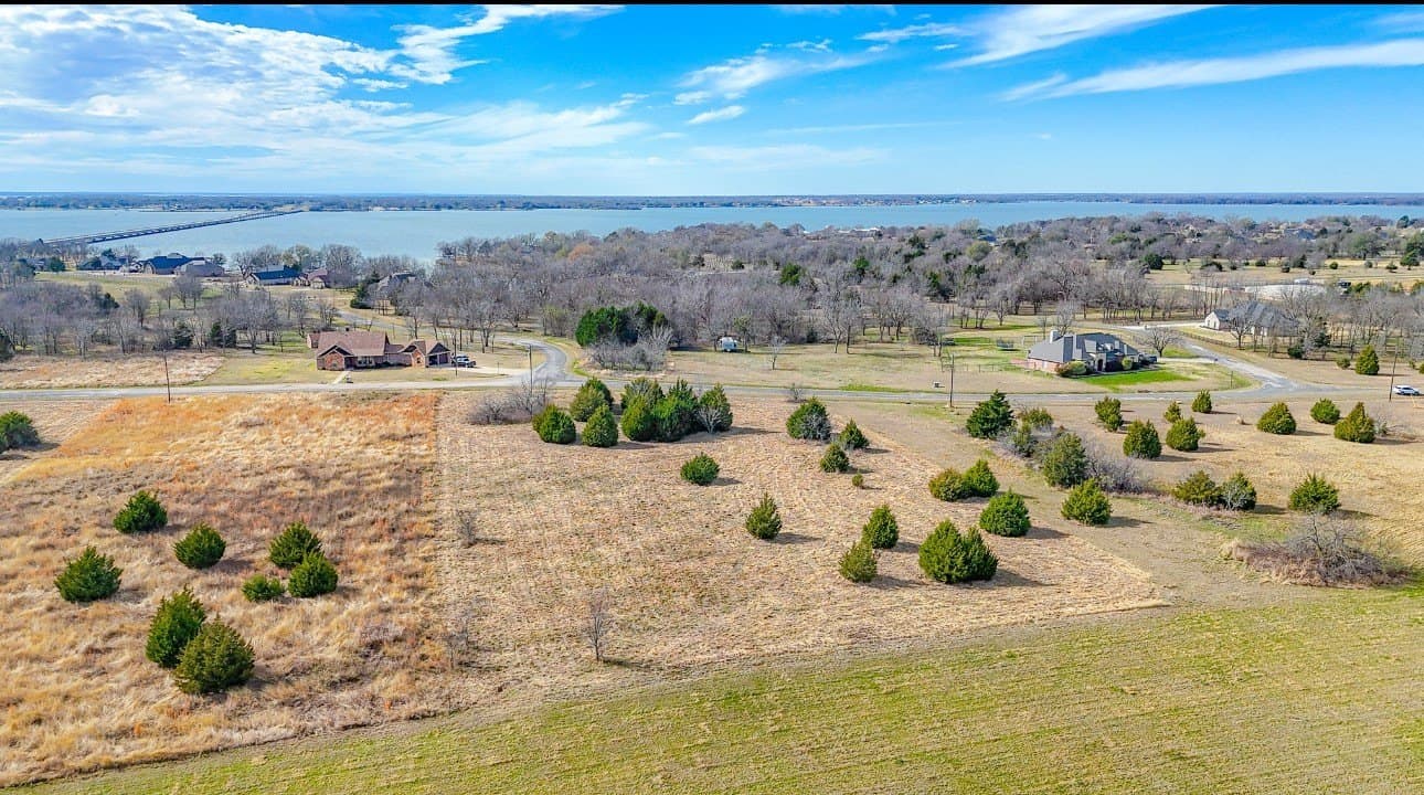 2.01 acres in Navarro County gallery image 2