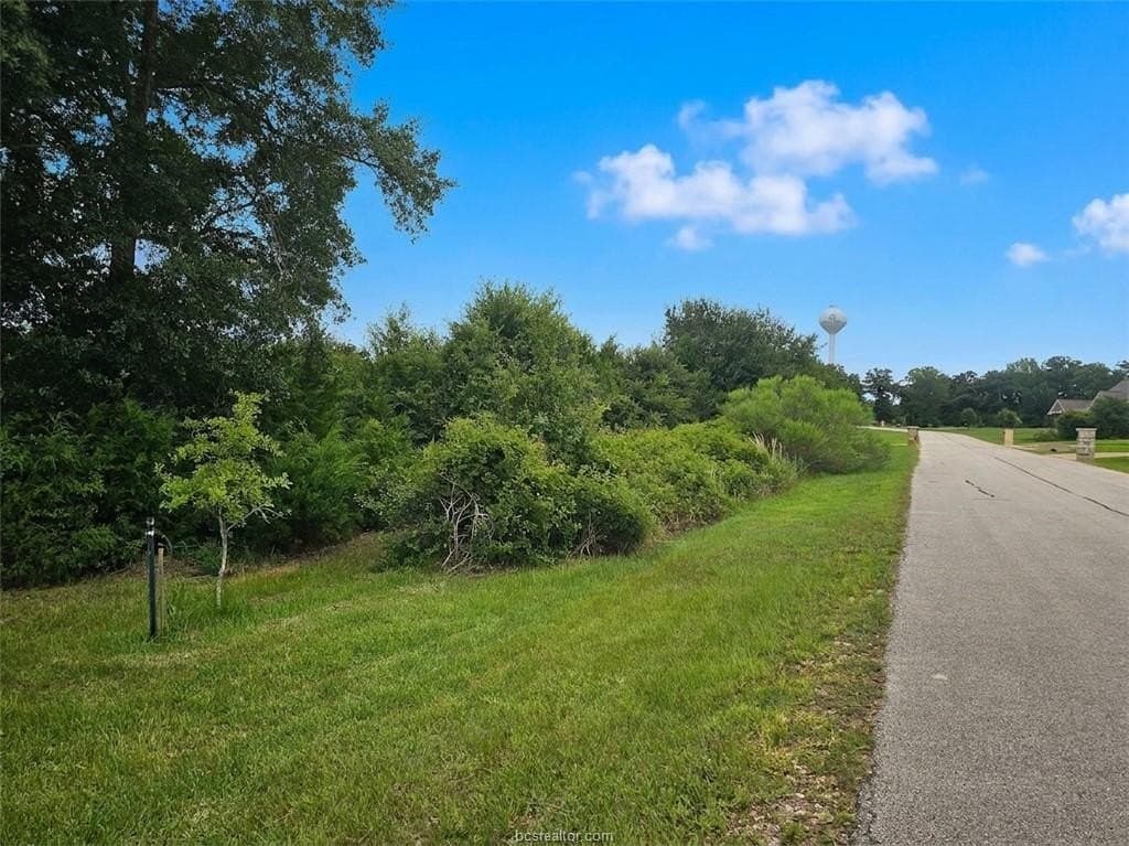 1.9 acres in Grimes County gallery image 2