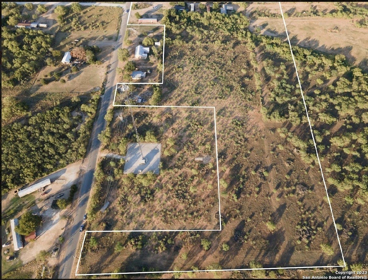 11 acres in Frio County gallery image 4