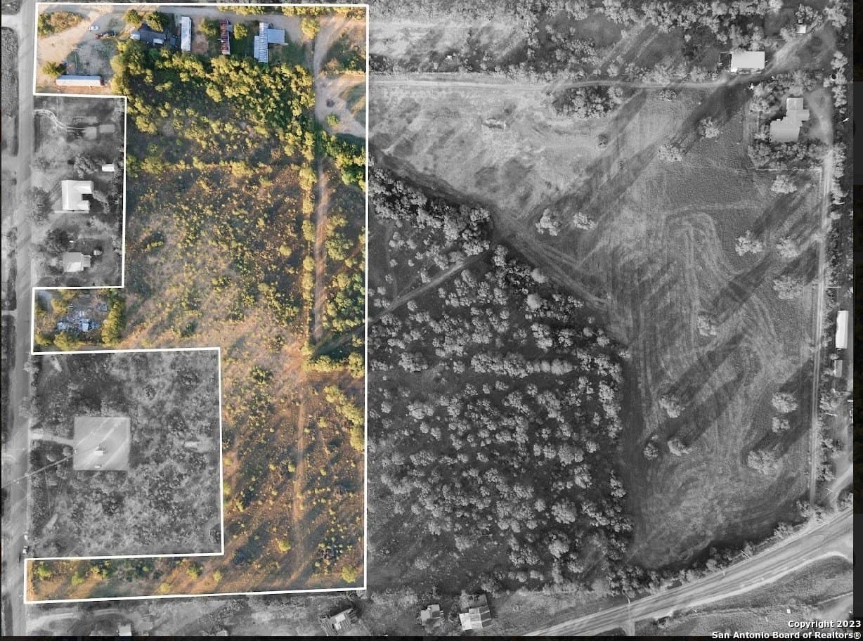 11 acres in Frio County