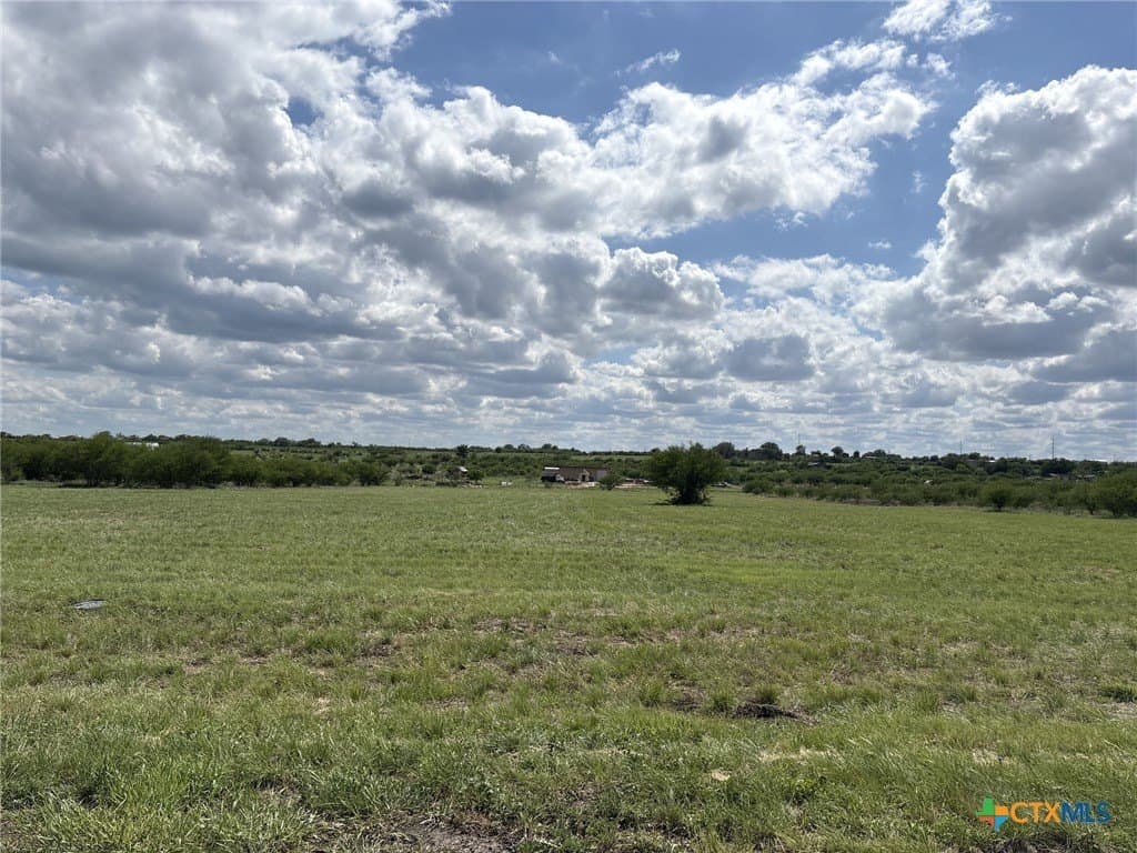 2.5 acres in Guadalupe County