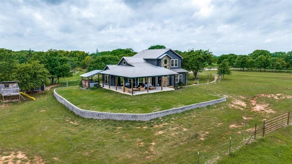 25 acres in Montague County