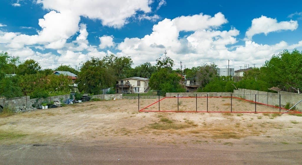 0.08 acres in Maverick County - photo 13