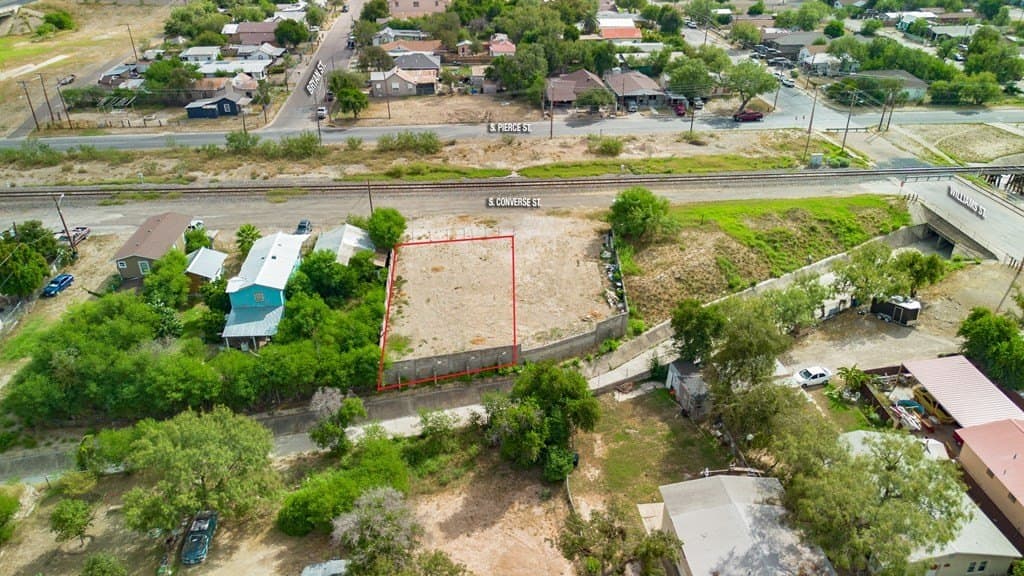0.08 acres in Maverick County - photo 11