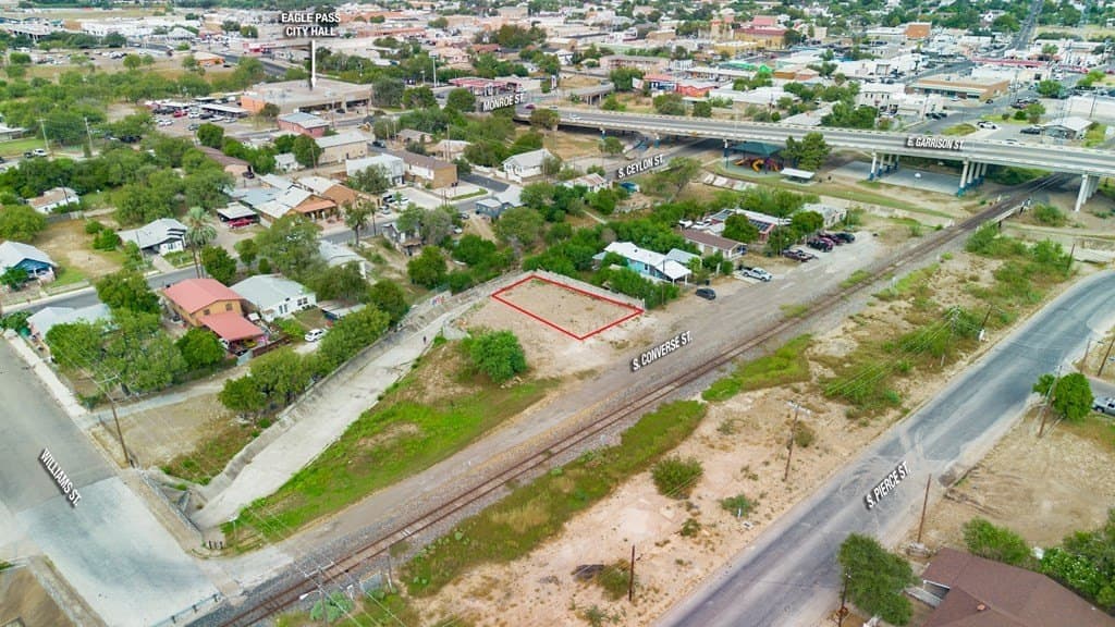 0.08 acres in Maverick County - photo 8
