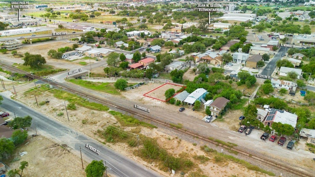 0.08 acres in Maverick County - photo 10