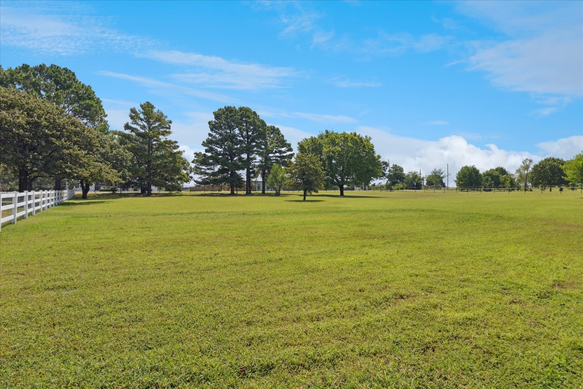 1.5 acres in Tarrant County - photo 3