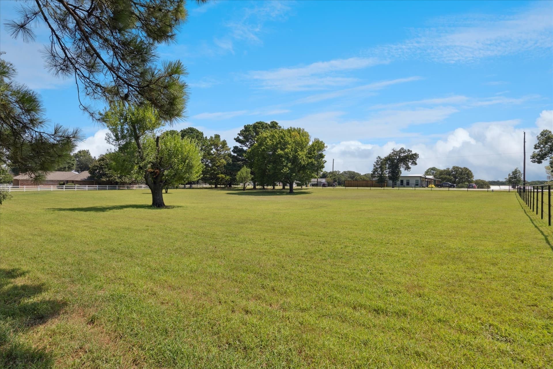 1.5 acres in Tarrant County - photo 2
