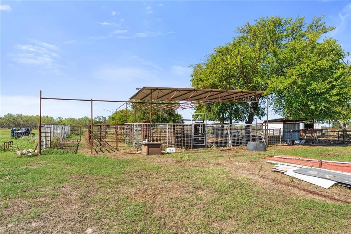27.67 acres in Navarro County - photo 9