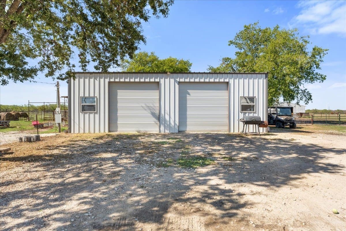 27.67 acres in Navarro County - photo 33