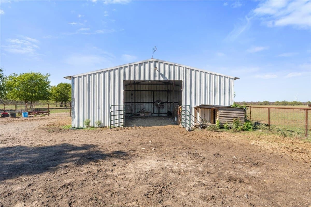 27.67 acres in Navarro County - photo 36